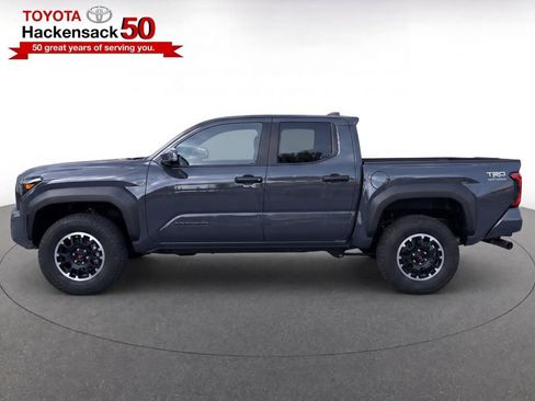 Used 2024 Toyota Tacoma TRD Off-Road AWD/4WD image 6