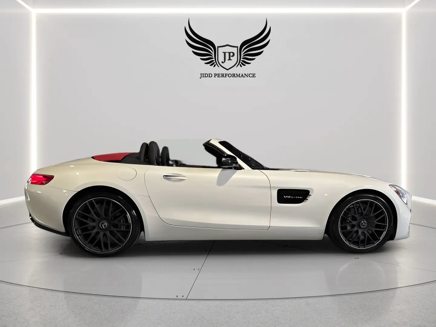 Used 2018 Mercedes-Benz AMG GT Roadster image 16