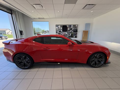 Used 2018 Chevrolet Camaro ZL1 RWD image 5