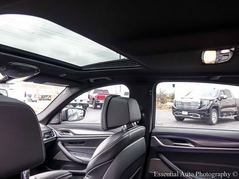 Used 2021 BMW M550i xDrive w/ Premium Package image 12