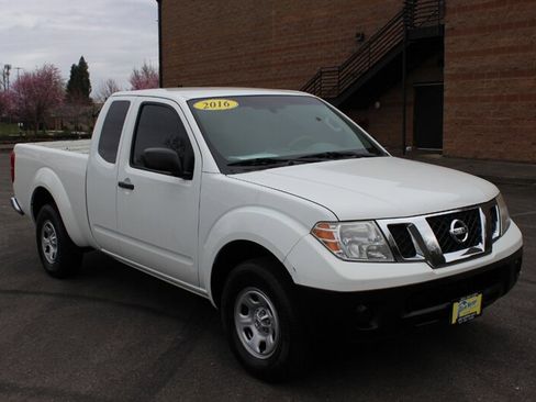 Used 2016 Nissan Frontier S image 1