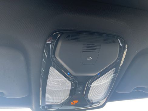 Used 2022 BMW X5 xDrive40i w/ Parking Assistance Package image 18