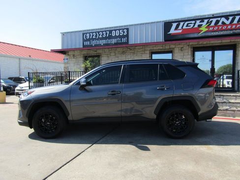 Used 2021 Toyota RAV4 XLE w/ Convenience Package AWD/4WD image 2