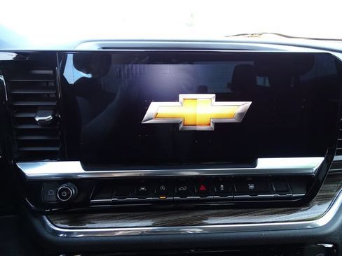 Used 2024 Chevrolet Silverado 1500 RST AWD/4WD image 9