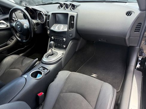 Used 2018 Nissan 370Z Touring image 24