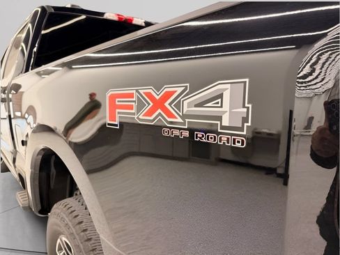 Used 2025 Ford F250 Platinum w/ FX4 Off-Road Package AWD/4WD image 22