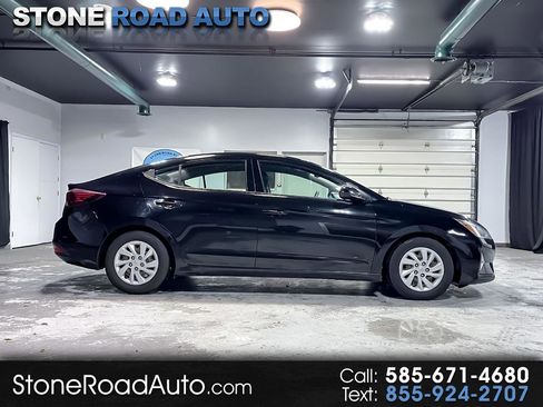 Used 2019 Hyundai Elantra SE w/ Cargo Package image 1