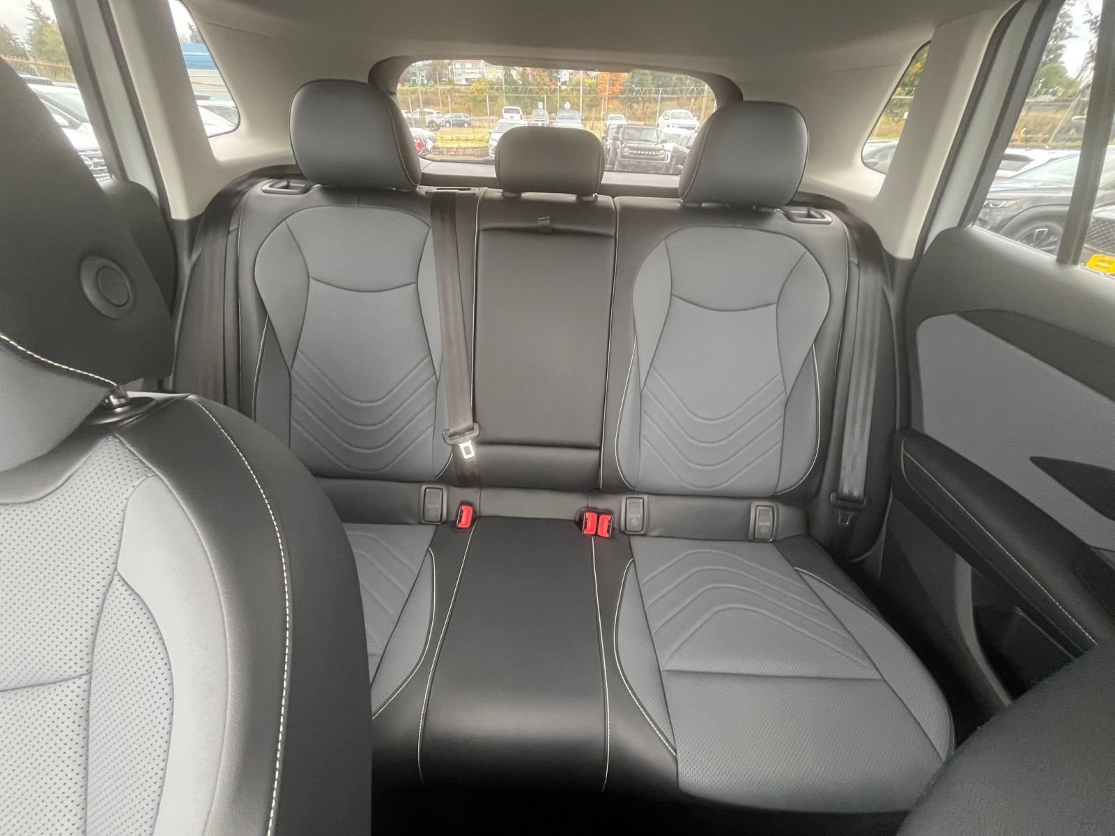 Used 2026 Volkswagen Tiguan SE AWD/4WD image 39