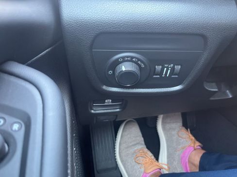 New 2025 Jeep Grand Cherokee Altitude image 33