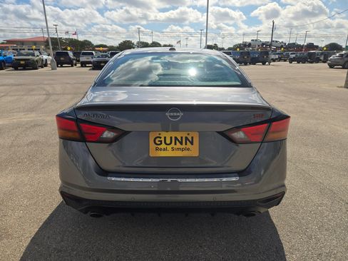 Used 2023 Nissan Altima 2.5 SR w/ SR Premium Package FWD image 4
