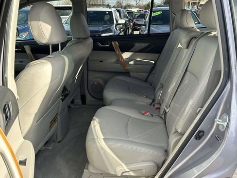 Used 2009 Toyota Highlander Limited image 16