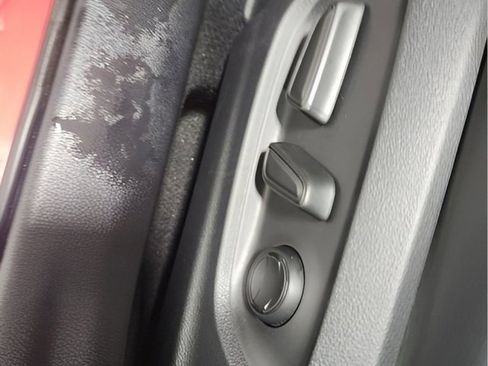 Used 2018 Toyota Prius Prime Premium image 22