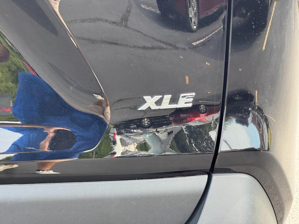 Used 2025 Toyota RAV4 XLE FWD image 6