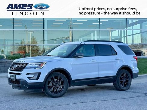 Used 2017 Ford Explorer XLT w/ Equipment Group 202A AWD/4WD image 1