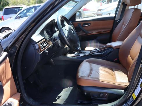 Used 2011 BMW 328i xDrive Sedan AWD/4WD image 5