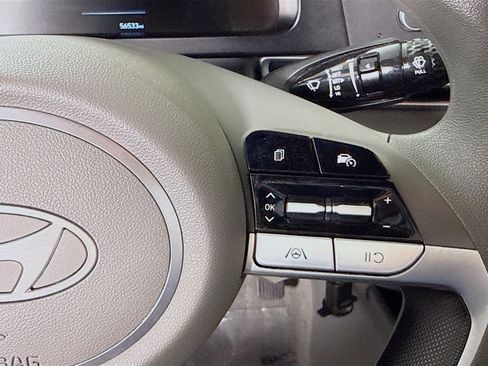 Used 2025 Hyundai Elantra SE image 15