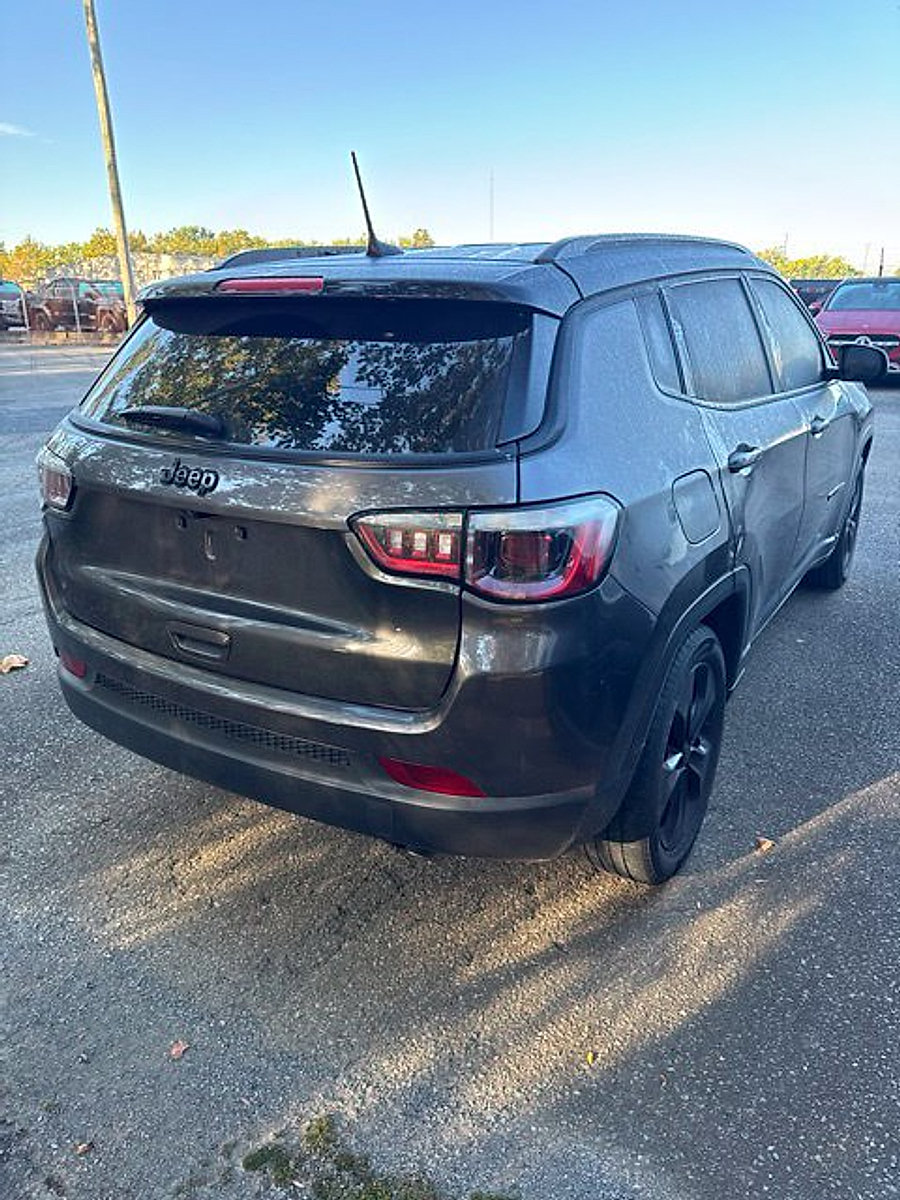 Used 2021 Jeep Compass Latitude FWD image 5