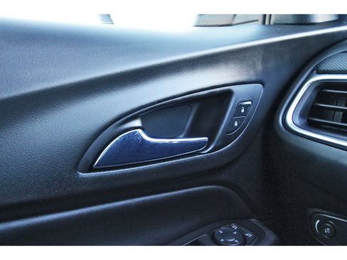 Used 2021 Chevrolet Equinox Premier image 22