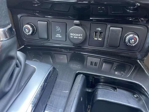 Used 2019 Nissan Armada Platinum w/ Captain's Chairs Package AWD/4WD image 36