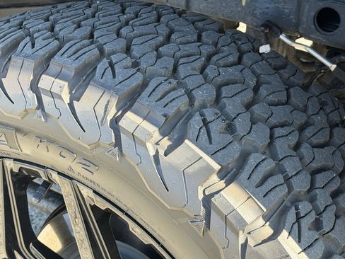 Used 2025 Ford F150 Lariat w/ Equipment Group 502A High image 13