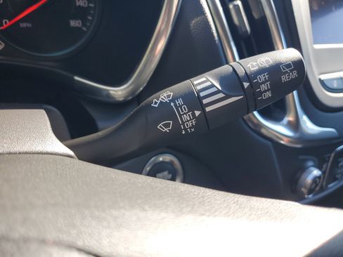 Used 2020 Chevrolet Equinox LT image 30