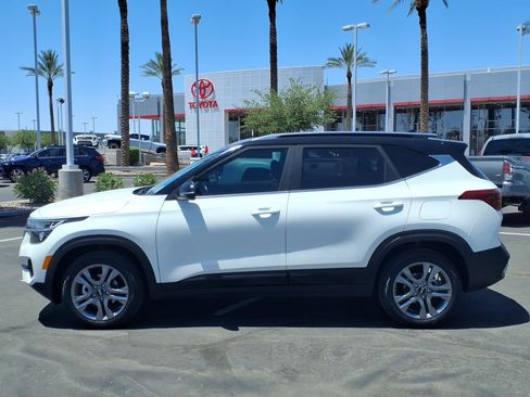 Used 2021 Kia Seltos S FWD image 7