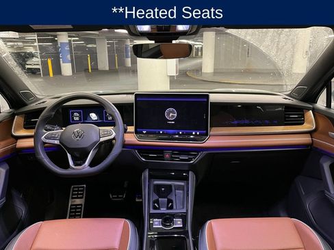 Certified 2025 Volkswagen Tiguan SEL R-Line image 7