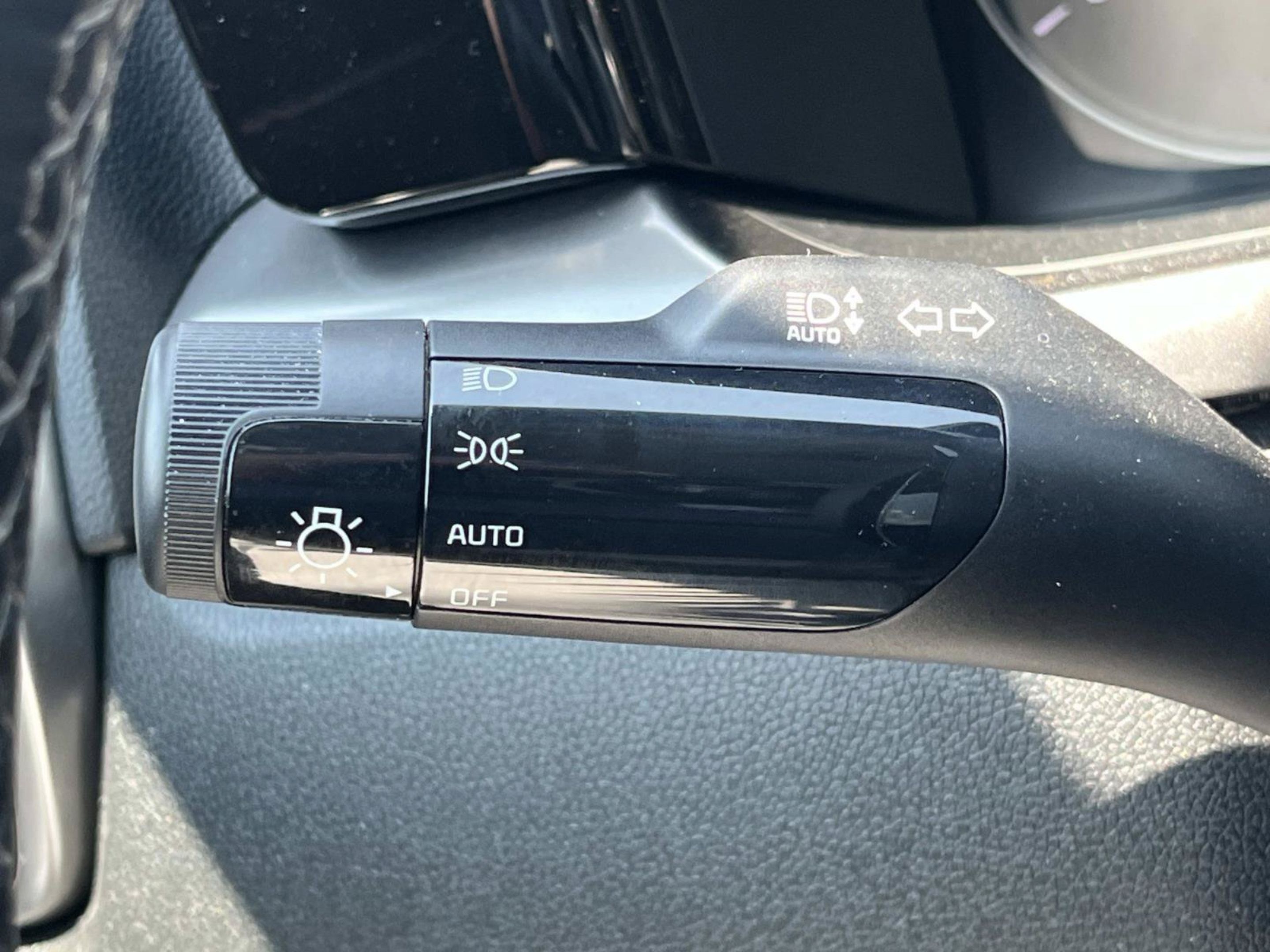 Used 2023 Kia Sorento S FWD image 36