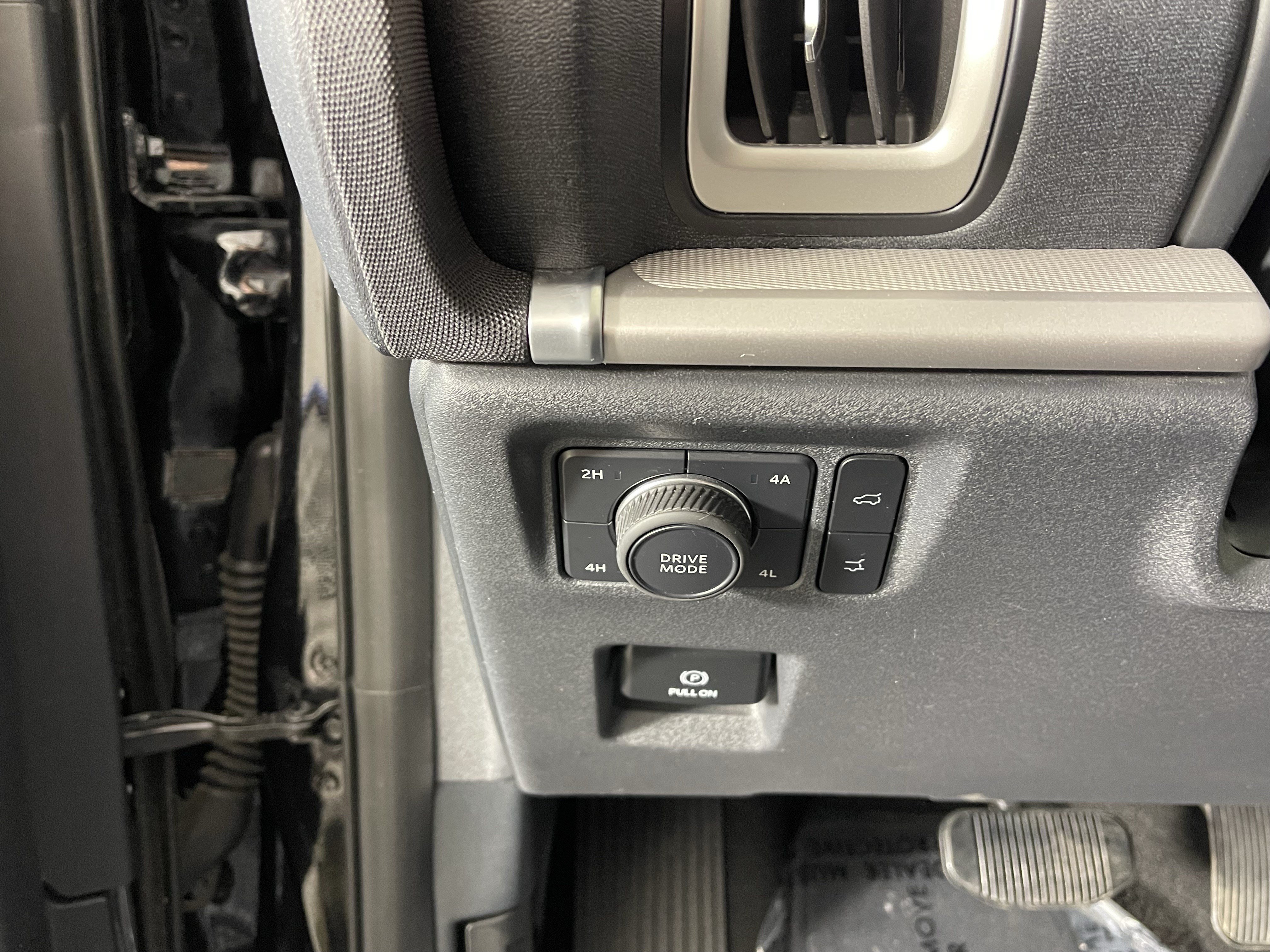 Used 2025 Ford Expedition Active AWD/4WD image 20