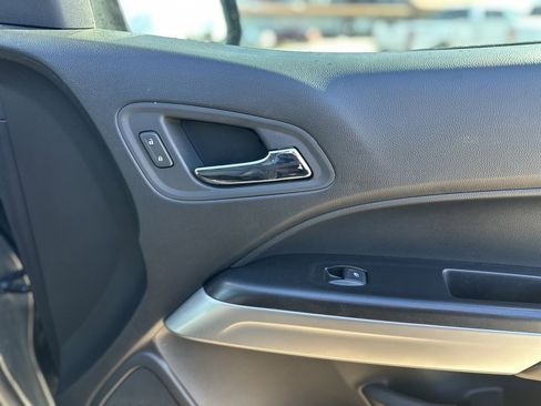 Used 2019 Chevrolet Colorado ZR2 image 33