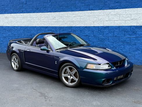 Used 2004 Ford Mustang Cobra RWD image 1