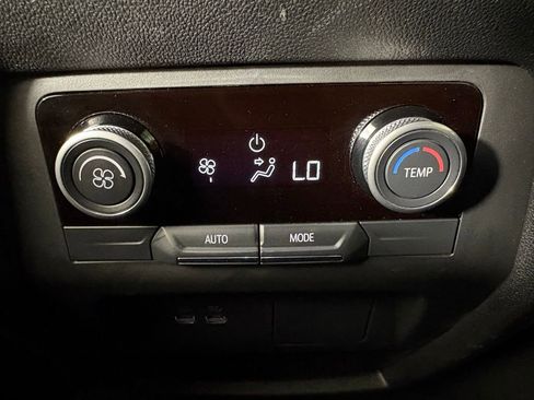 Used 2025 Buick Enclave Preferred image 38