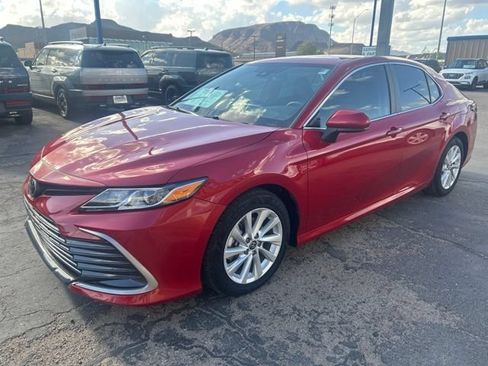 Used 2024 Toyota Camry LE FWD image 5