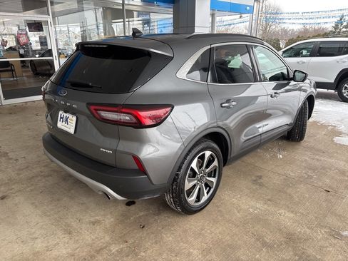 Used 2024 Ford Escape Platinum image 5