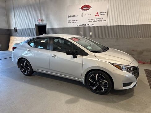 New 2025 Nissan Versa SR w/ Trunk Package image 2