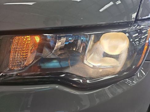 Used 2021 Jeep Grand Cherokee Laredo X AWD/4WD image 31