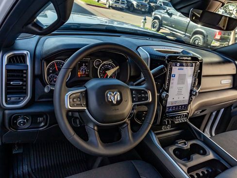 Used 2025 RAM 3500 Big Horn AWD/4WD image 17