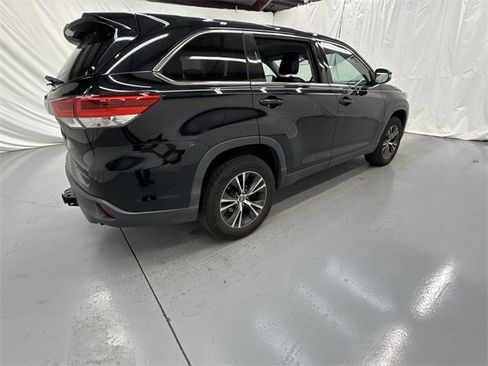 Used 2019 Toyota Highlander Plus image 5