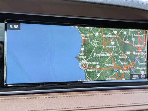 Used 2017 Mercedes-Benz S 550 4MATIC Sedan image 23