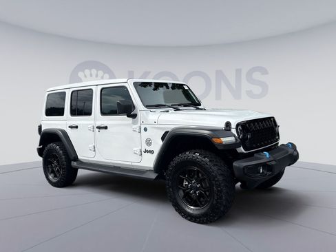 Used 2024 Jeep Wrangler Unlimited AWD/4WD image 10