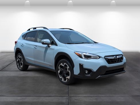 Used 2023 Subaru Crosstrek 2.5i Limited w/ Moonroof Package AWD/4WD image 2