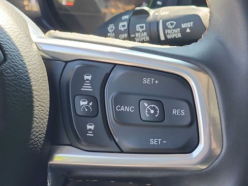 Used 2024 Jeep Wrangler Unlimited Sahara AWD/4WD image 21
