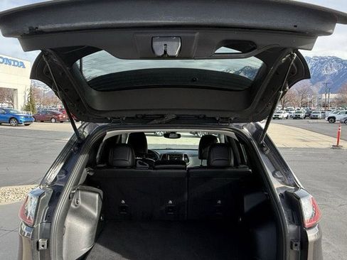 Used 2020 Jeep Cherokee Trailhawk image 23