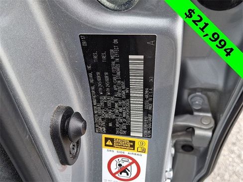 Used 2017 Toyota Highlander XLE image 30