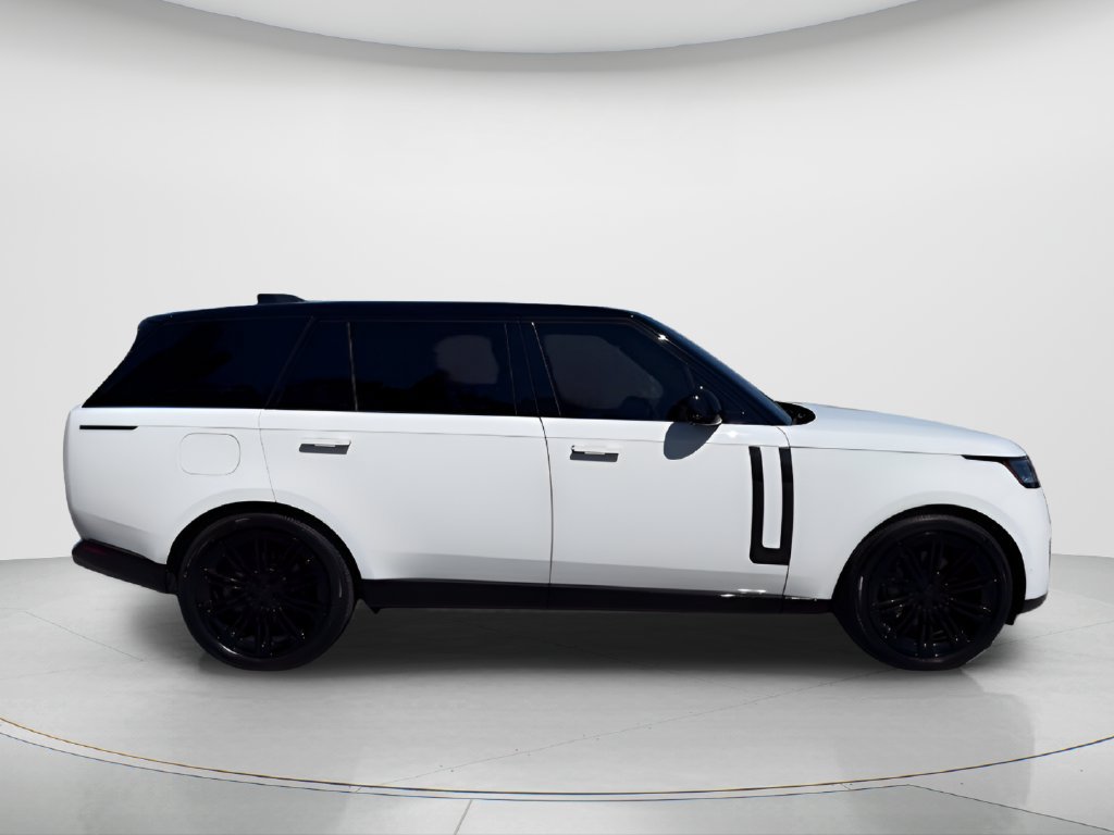 Used 2026 Land Rover Range Rover Long Wheelbase SE AWD/4WD image 4
