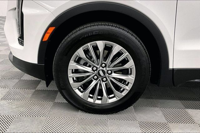 Used 2025 Cadillac XT4 Premium Luxury w/ LPO, Floor Liner Package AWD/4WD image 10