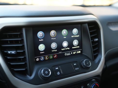 Used 2023 GMC Acadia Denali image 14