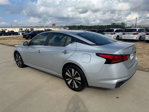 Used 2021 Nissan Altima 2.5 SV image 6