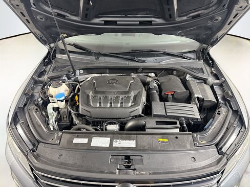 Used 2018 Volkswagen Passat 2.0T S w/ Driver Assistance Package image 38