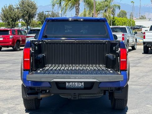 Used 2025 Toyota Tacoma TRD Off-Road AWD/4WD image 6